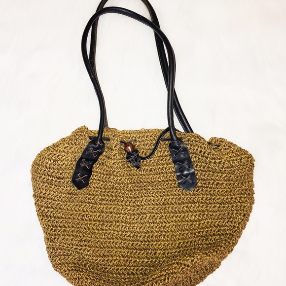 Eddie Bauer Handbags - Eddie Bauer straw bag with drawstring EUC